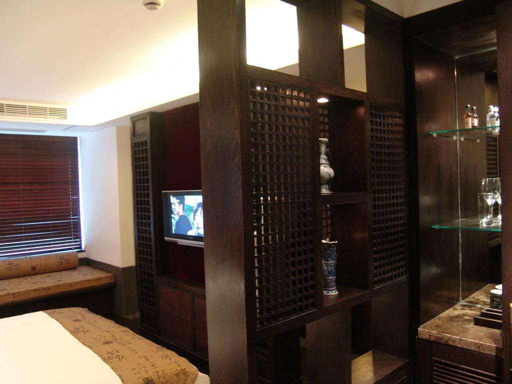 Baolong Homelike Hotel - Henglong Hotel Jingan Exterior foto